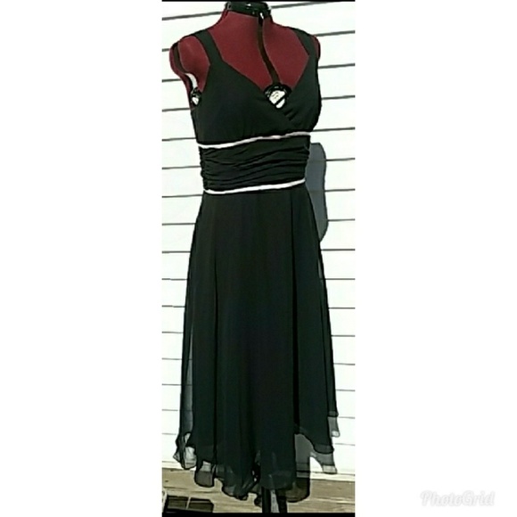 BariJay Dresses & Skirts - black/pink dress